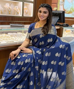 Blue Silk Saree Gold Zari Work Traditional Indian Wedding Party Wear Women Floor-Length Ethnic Outfit All Seasons High-quality - Product Image 3