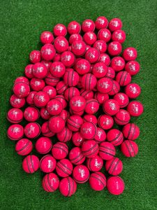 Balle de cricket en cuir rigide cousue à la main de haute qualité 90 Overs, blanche, rouge, rose, avec logo personnalisé, meilleur prix, balle en cuir premium - Product Image 2