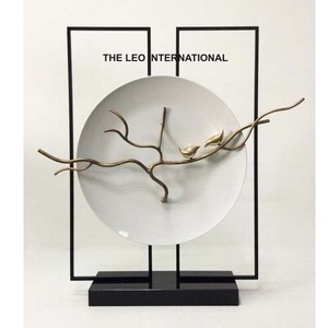 Magnifique renne en fonte d'aluminium au design élégant pour les intérieurs de fermes, les événements en plein air, les mariages et les réunions de famille. - Product Image 2