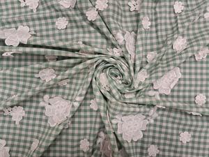 ผ้าฝ้ายลายตารางสีเขียวขาวคุณภาพพรีเมียม ระบายอากาศได้ดี น้ำหนักเบา ทอแบบ 3 มิติ ประดับด้วยลายดอกไม้ปัก - Product Image 3