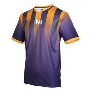 Ensemble d'uniformes de football personnalisés OEM, imprimés, grandes tailles, respirants, protection UV, évacuation de l'humidité, 100 % polyester, vente en gros - Product Image 4