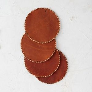 Ensemble de dessous-de-verre ronds en cuir élégants avec surface douce pour protéger les tables en bois, les meubles en verre et les bureaux - Product Image 3