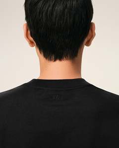 Camiseta Negra de Manga Corta para Hombre, Corte Regular, Logotipo de Corazón Bordado, Estilo Urbano, 100% Algodón, Cuello Redondo, Transpirable, Ecológica - Product Image 3