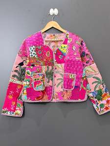 Chaqueta Acolchada de Algodón Estampada a Mano Multicolor, Chaqueta Corta de Patchwork para Mujer, Abrigo de Invierno Hecho a Mano, Chaqueta de Estilo Bohemio - Product Image 2