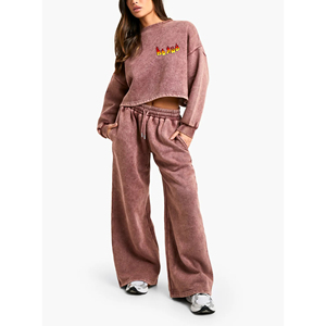 Survêtement femme 2 pièces vintage en coton 100% de haute qualité, brodé, avec dentelle, effet délavé, sweat court et pantalon évasé - Product Image 6