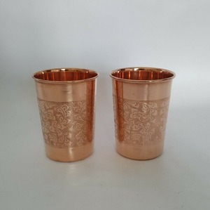 Verre à boire ayurvédique en cuivre, verre à eau en cuivre, tasse en cuivre pour l'eau, tasse en cuivre gravée de motifs floraux - Product Image 1