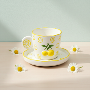 Taza y Platillo de Porcelana Fina de Primera Calidad 3460984B-0.2, con Estampado de Limón Amarillo y Espiral - Product Image 1