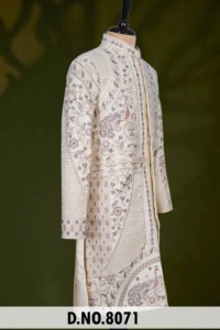 Sherwani Indo-Occidental con Motivo de Pavo Real Simétrico, en Seda Vergo Color Marfil, Traje de Novio con Diseño de Panal de Abeja - Product Image 3