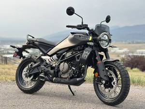 Nouvelle moto de rue Husqvarna Svartpilen 401 2024 à vente rapide - Product Image 1