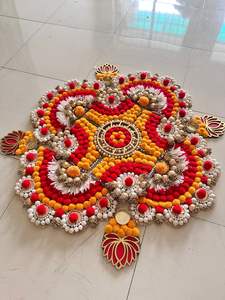 Portavelas Indio Tradicional Rangoli con Flores Artificiales, Decoración Ecológica de Metal para Velas de Té, para Hogar, Bodas y Fiestas - Product Image 6