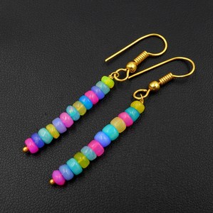 Pendientes de cuentas de ópalo etíope natural multicolor, pendientes de plata y oro, regalo para ella - Product Image 4