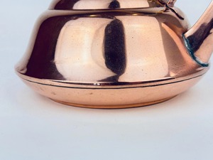 Théière traditionnelle haut de gamme plaquée cuivre avec longue becquetée élégante, poignée latérale décorative, couvercle intégré, design ventru et design haut de gamme - Product Image 5