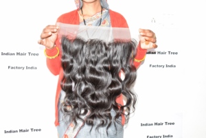 Extensiones frontales HD 13*4 onduladas para mujer, cabello virgen indio, doble trama a máquina, sin procesamiento, color natural, fabricantes de cabello humano al por mayor. - Product Image 5