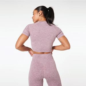 เสื้อครอปท็อปออกกำลังกายแฟชั่นฤดูร้อน แขนสั้น คอวี ทรงเข้ารูป ดีไซน์ใหม่ ราคาโรงงาน ขายส่ง ผ้าฝ้าย 100% สำหรับผู้หญิง - Product Image 6