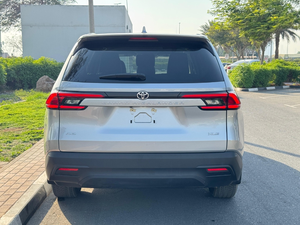 Toyota Highlander GLE Híbrido 2023 (HL25-GLEH) MUY LIMPIO EN VENTA - Product Image 4