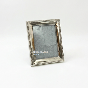 Cadre photo de luxe en métal argenté avec bordure texturée, style Art Déco, pour décoration intérieure, cadre portrait nickelé - Product Image 1