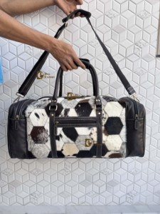 Nouveau Sac de Voyage en Cuir Véritable à Poils, Sac de Créateur Unique Fait Main, Sac de Voyage Unisexe Multi-usages Grande Taille, Sac Polochon - Product Image 4