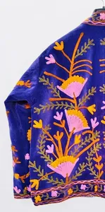 Veste en velours brodée Suzani, style bohème chic, faite à la main, florale, écologique, 100% coton, style vintage - Product Image 3