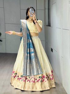 Élégant Lehenga Choli en soie Paithani avec broderie Zari et dupatta en soie satinée – Tenue traditionnelle pour les fêtes - Product Image 3