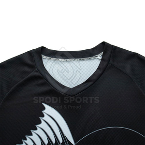 Best Selling Men Rash Guard Wholesale Price Men Rash Guard Workout Wear Men Customized Rash Guard Shirt High Quality Rash Guard - Product Image 4
