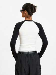 T-shirt d'été décontracté pour femme, noir et blanc uni, à manches raglan courtes, en coton respirant, coupe ample, col rond, avec logo - Product Image 2