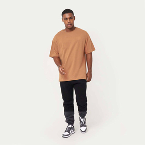 Camiseta Holgada con Hombros Caídos, 100% Algodón, Estilo Urbano, Venta al por Mayor, para Hombre, Oversize, Antiarrugas, 220g, Protección Solar - Product Image 1
