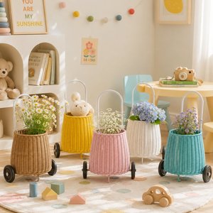 Chariot de rangement moderne en rotin pour jouets, panier tressé avec poignée et roulettes pour l'organisation de la chambre d'enfant et de la maison - Product Image 1