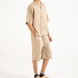 Conjunto de Camisa y Pantalón Premium para Hombre con Cuello Camp Collar |   Conjunto de 2 Piezas para Vacaciones de Verano |   Camisa y Pantalones Cortos de Color Sólido con Botones |   Personalizado - Product Image 3