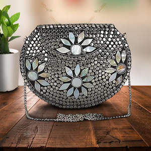 Bolso de mano de noche de estilo elegante de metal auténtico hecho en India - Product Image 3