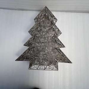 Elegante Árbol de Navidad Metálico Hecho a Mano, Adorno Decorativo Festivo para el Hogar y la Sala de Estar - Product Image 3