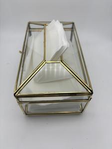 Boîte de rangement moderne pour mouchoirs en verre et métal avec bordure en laiton, idéale pour le bureau, la table basse et la décoration de célébrations, provenant d'Inde - Product Image 6