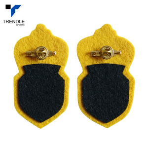Badge en feutre non tissé de forme irrégulière, brodé à la main en 3D, avec couronne et lion, à coudre, de qualité supérieure - Product Image 6