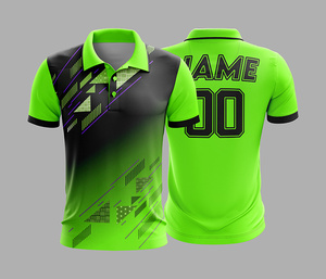 Polo en polyester personnalisé avec impression par sublimation, fabrication de qualité supérieure, coutures durables pour hommes, femmes et jeunes, séchage rapide, respirant, idéal pour les activités sportives. - Product Image 3