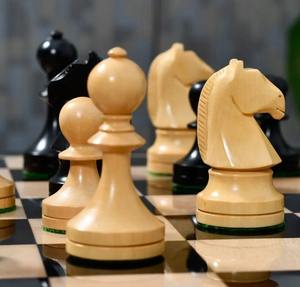 Piezas de ajedrez de la serie de la era soviética rusa reproducidas en madera de abeto ebonizado y madera natural, altura del rey de 3.75 pulgadas, juego de torneo al mejor precio. - Product Image 4