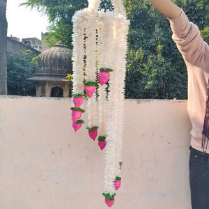 Lustre de plafond en bois de Sola, motif bourgeon de lotus et fleur de jasmin, pour décoration de maison et de balcon, Seemantham Pellikooturu - Product Image 1