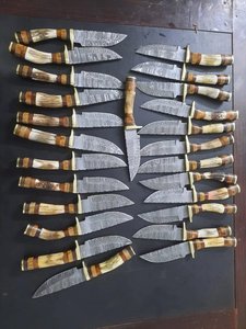 Cuchillo Skinner de Acero de Damasco Hecho a Mano, Lote al por Mayor, Mango de Asta de Ciervo, Guarda de Latón, Separador de Madera Apilada, Utilitario para Camping, Venta al por Mayor - Product Image 4