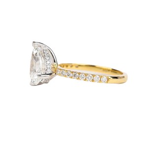 Bague en or massif 10K 14K 18K avec diamants de laboratoire en forme de poire et ronds de 2 carats, clarté DEF VS VVS, certifiée IGI, demi-éternité, bague de mariage - Product Image 5