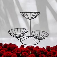 Cesta de Frutas Compacta de Metal Ideal para Cozinhas Pequenas, Oferecendo Organização Eficiente de Frutas e um Toque Decorativo