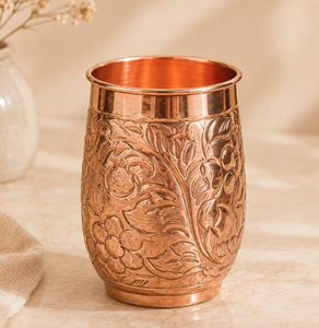 Verre à cocktail haut en cuivre massif martelé artisanal, style vintage, avec paille métallique assortie - Product Image 2