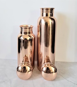 Bouteille en cuivre de qualité supérieure fabriquée à la main pour le bureau, la randonnée et les voyages. - Product Image 5