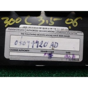 300 ECU y Módulos de Computación Usados 05094720AD - Product Image 5