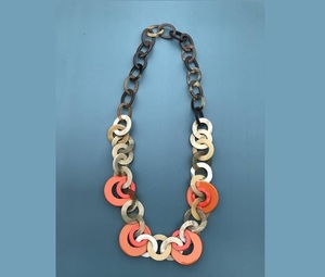 สร้อยคอทำมือจากเขาสัตว์ ดีไซน์หรูหรา พร้อมงานฝีมือแบบดั้งเดิม เหมาะสำหรับการแต่งกายสไตล์ชาติพันธุ์และคอลเลกชันเครื่องประดับวัฒนธรรม - Product Image 6