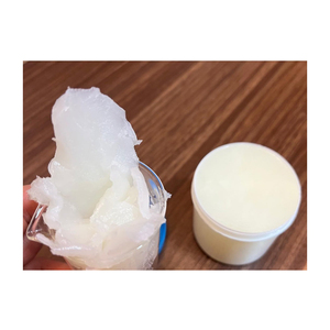 Gelée de pétrole raffinée de qualité supérieure, matériau semi-solide pour les soins personnels et l'utilisation industrielle - Product Image 4