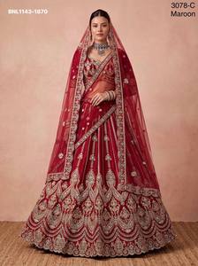 Conjunto de Lehenga de Seda Premium para Bodas con Hilo Zari, Dori, Motivos Multicolor, Cuentas de Cristal y Lentejuelas - Proveedor Mundial - Product Image 4