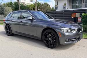 BMW 330i xDrive Sports Wagon <span class=keywords><strong>2017</strong></span> d'occasion en excellent état, sans réserve, moteur turbo 4 cylindres, transmission intégrale, très bien équipée, provenance climat chaud - Product Image 4