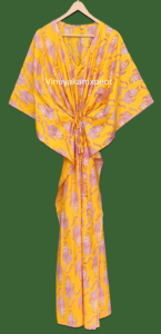 Kaftan Midi Jaune Moutarde Écologique et Vibrant, Style Décontracté, Charme Artisanal, Col en V, Manches Larges Style Kimono - Product Image 4