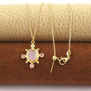 Collier pendentif en or plaqué 18 carats avec quartz hydro à coupe damier et petites pierres CZ roses, chaîne en laiton massif, idéal pour les cadeaux - Product Image 4