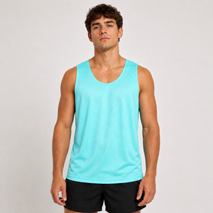Venta al por mayor de camisetas sin mangas con cuello en V para hombre, de malla transpirable, ajuste atlético, chaleco deportivo de verano, color sólido. - Product Image 2