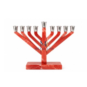 Ménorah Hanouka moderne en résine blanche avec accents dorés, ensemble de 9 branches pour bougies de Hanouka, élégant support de bougies, Judaica juive pour la maison et les fêtes - Product Image 3