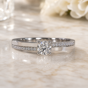 Bague de fiançailles classique en diamant de laboratoire certifié IGI, plaqué rhodium, or blanc, solitaire, pavé, pour demande en mariage - Product Image 1